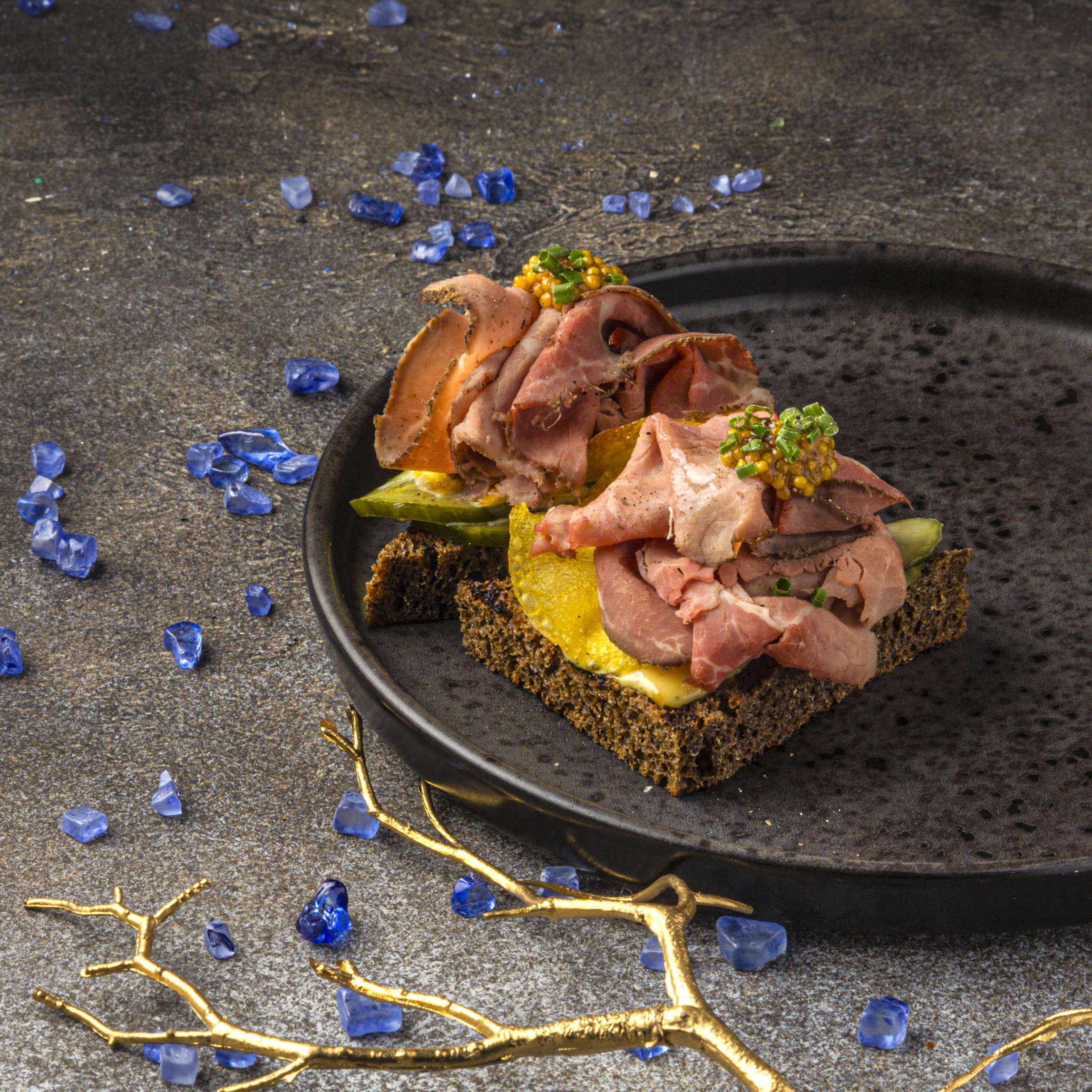 Изиброд с ростбифом 