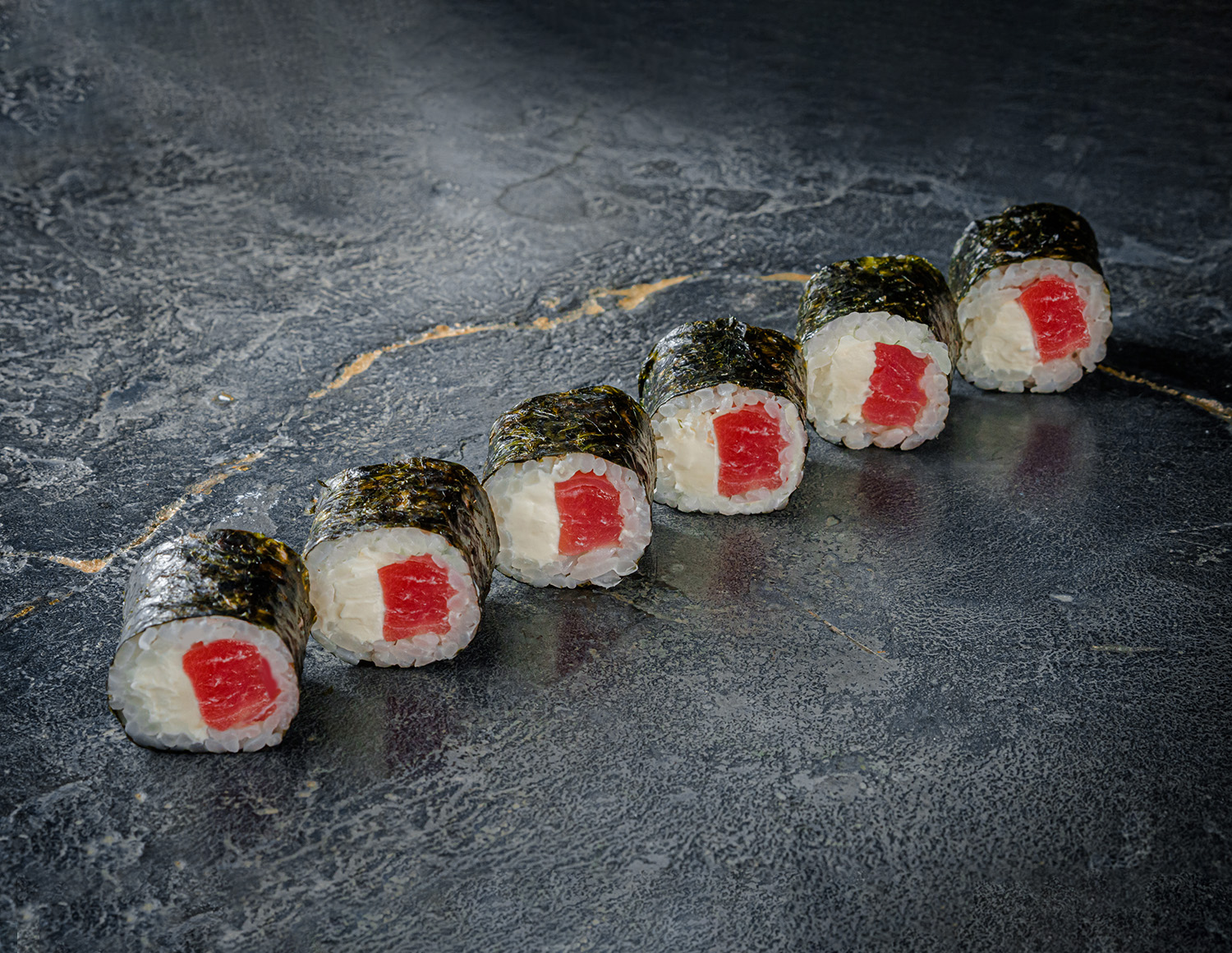 Классический Ролл с тунцом и сыром