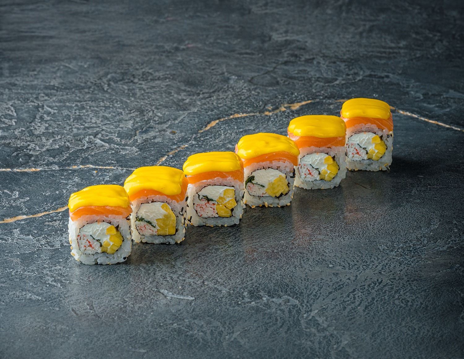 Ролл Лосось и манго