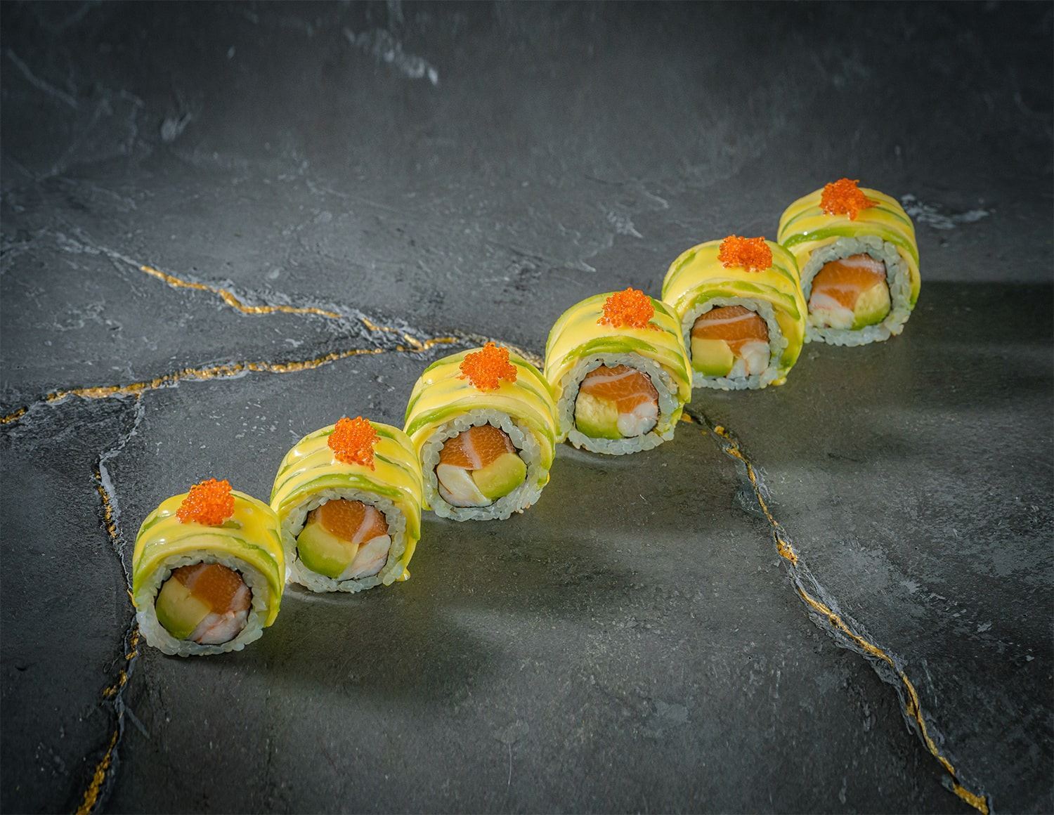 Ролл Лосось Креветка с авокадо