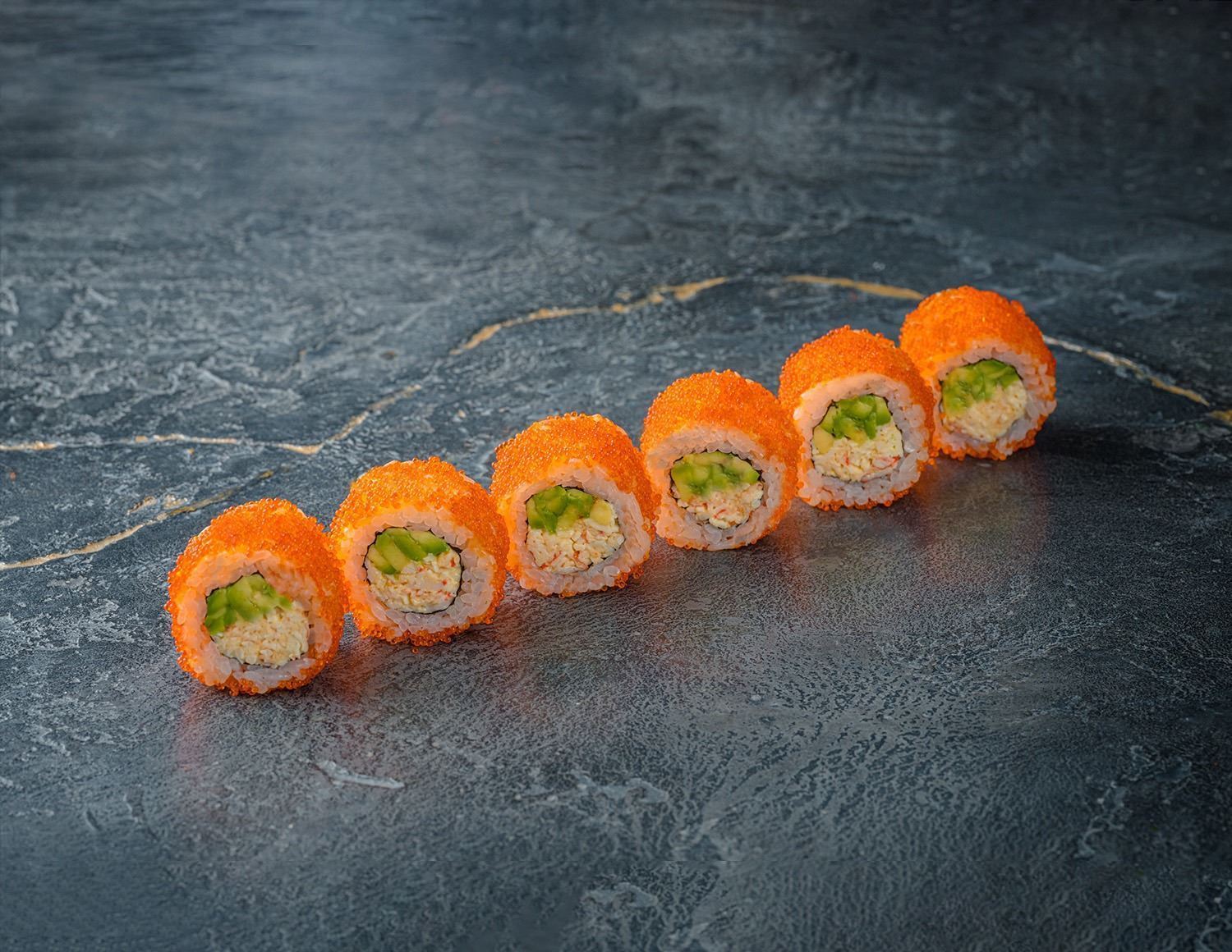 Ролл Калифорния с крабом микс