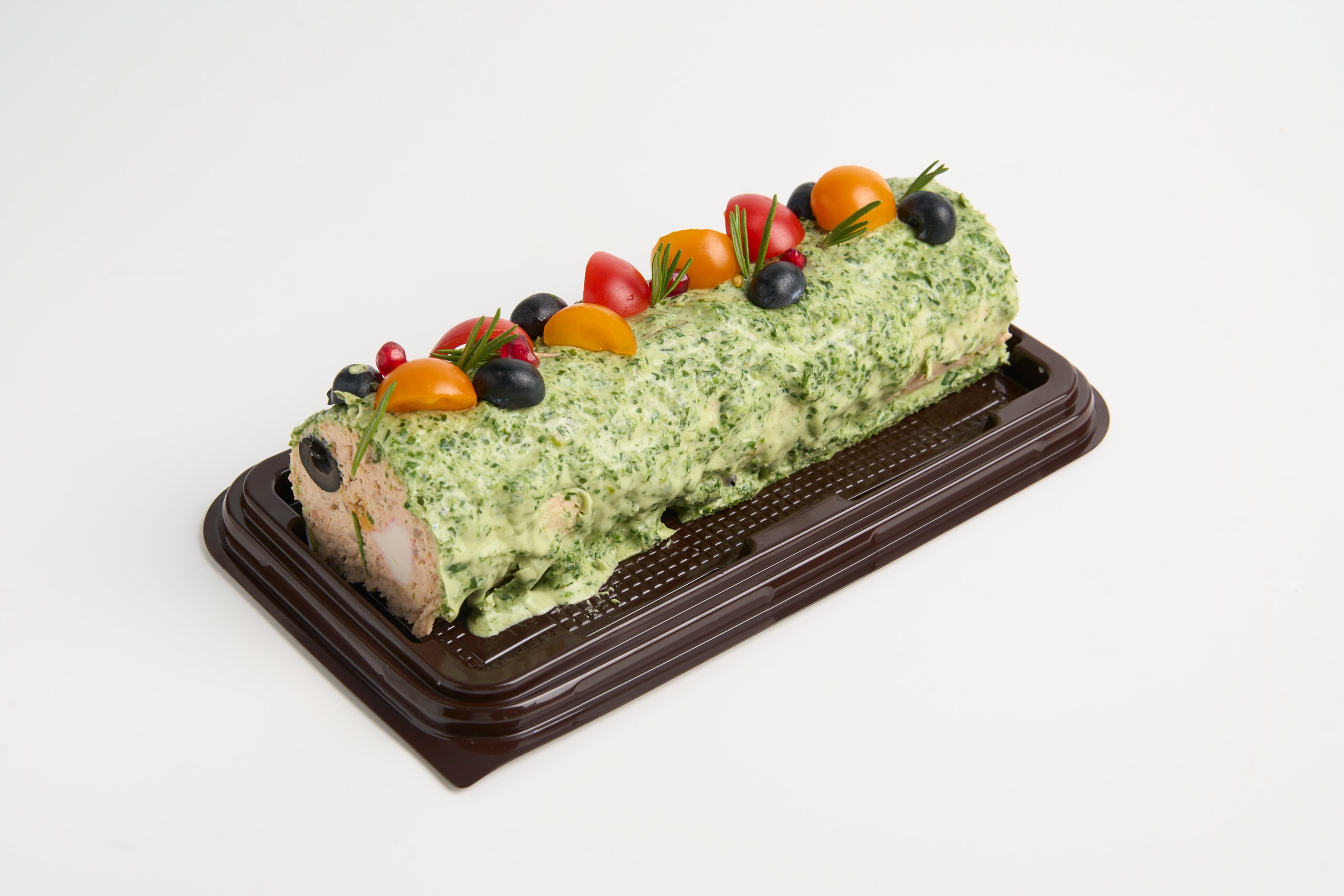 Рулет рыбный в фисташковой глазури