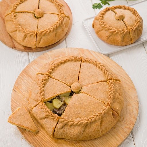 Зур-бэлиш Ханский с кониной в сковороде