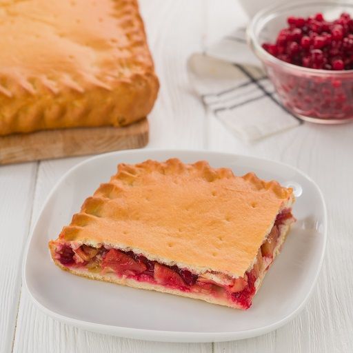 Пирог с яблоками и малиной