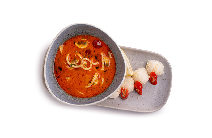 Том Ям с креветкой и кальмаром