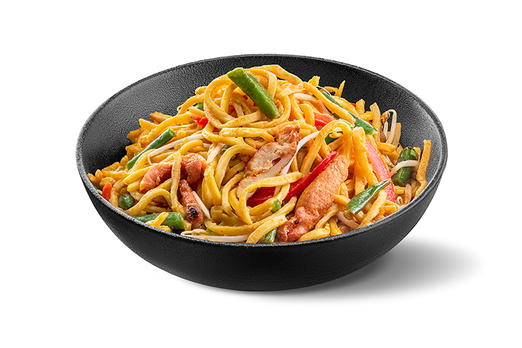 Лапша с курицей в соусе Том Ям