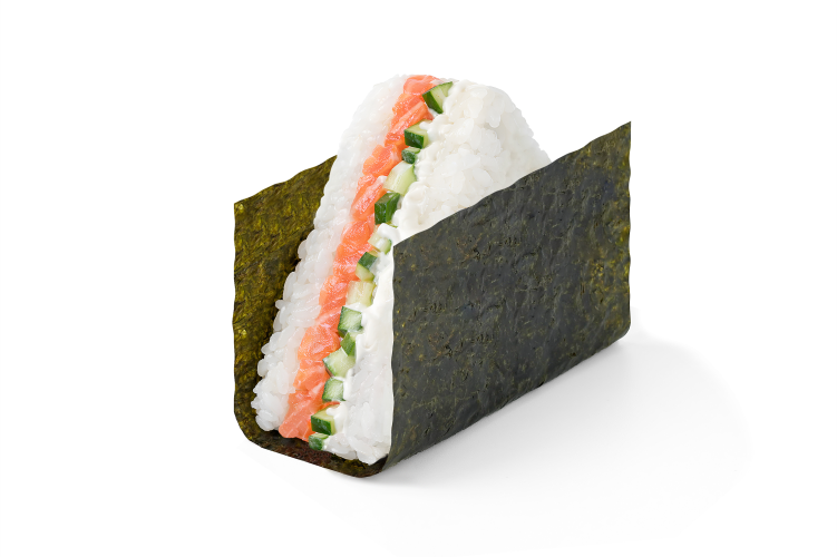 Онигири с лососем