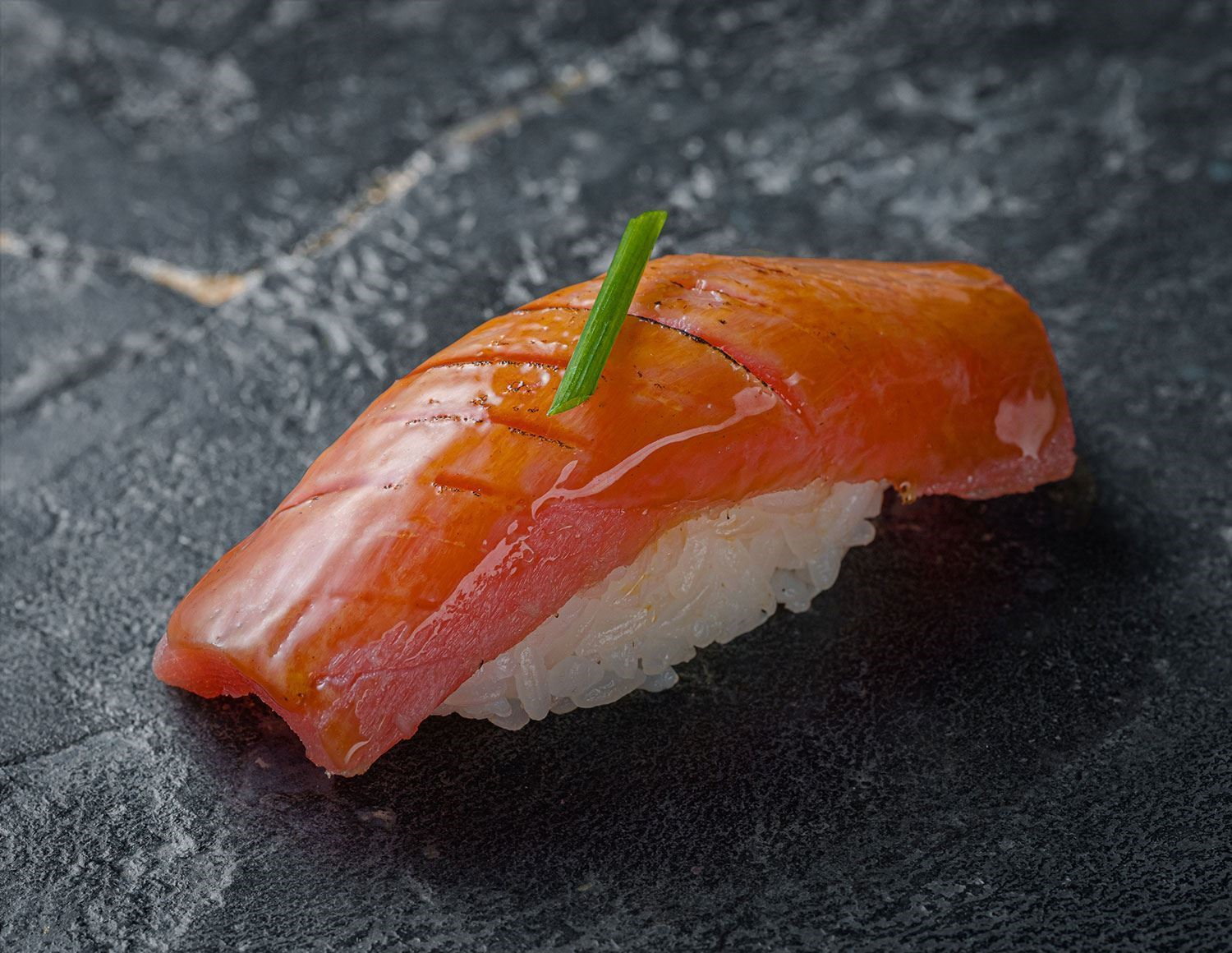 Суши Тунец Еллоуфин опаленный