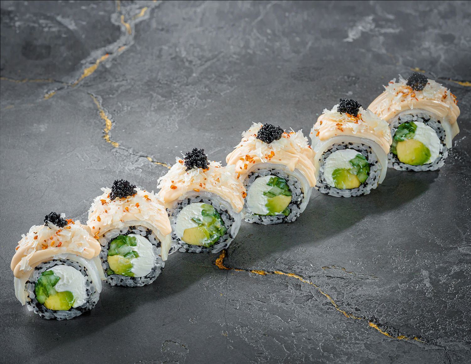 Ролл Масляная рыба с пармезаном